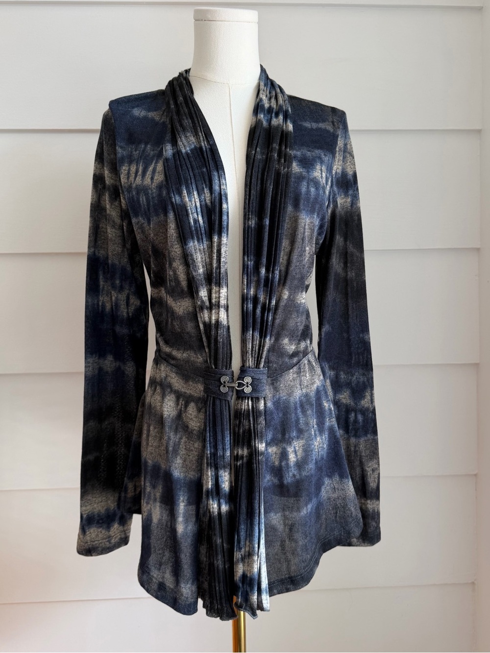 Komarov Blue & Gray Tie-Dye Pleated Cardigan Jacket with Hook Clasp NWT